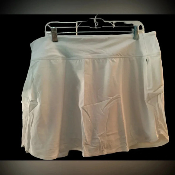 Outdoor Voices Hudson 4” white skort NWT - Picture 2 of 10